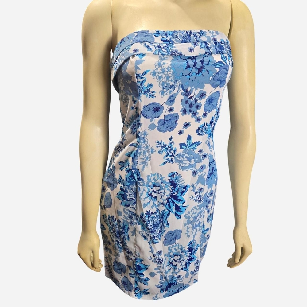 Chic Blue Floral Strapless Dress